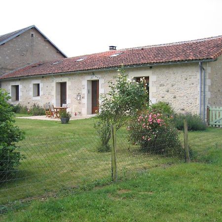 La Fermette Aux Lamas Savigny-Lévescault Екстериор снимка