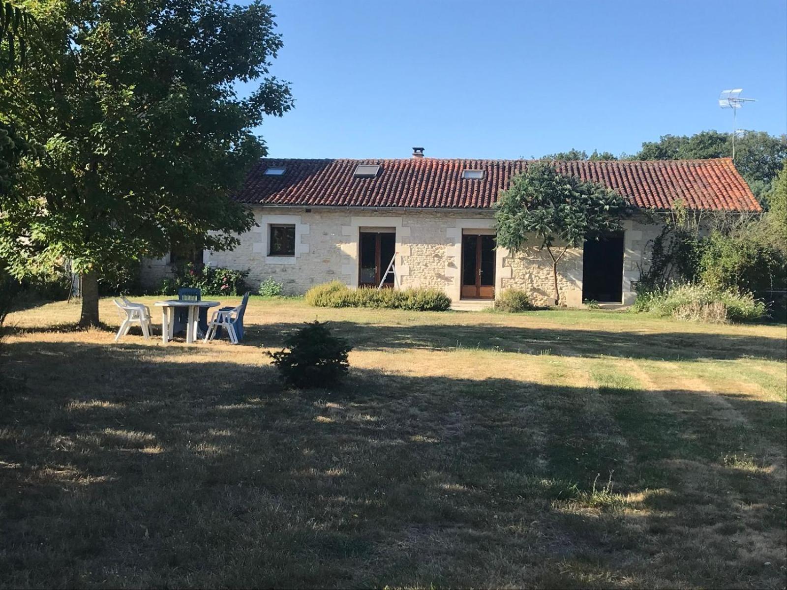 La Fermette Aux Lamas Savigny-Lévescault Екстериор снимка